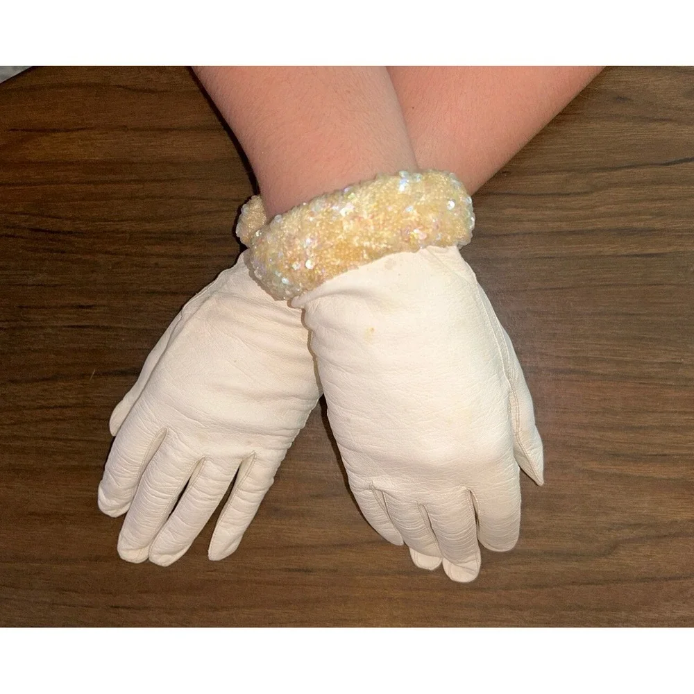 Beautiful Vintage Beige Leather Gloves With Sequins Wrist‎ Size 6 1/2